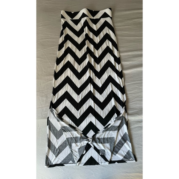 Ana Chevron Maxi Skirt - Picture 2 of 3